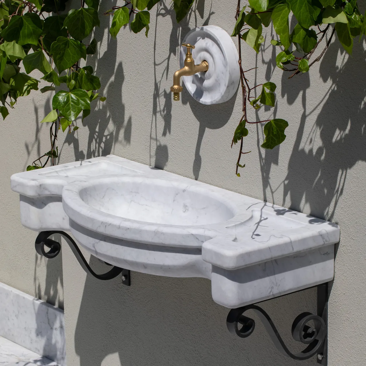 Veltha Outdoor Stone Design Other Outdoor Furniture<Sethra white marble outdoor basin