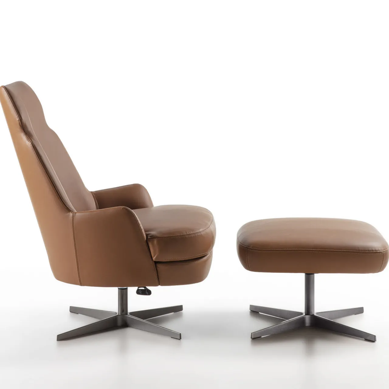 Carpanelli Ottomans & Poufs<Shape Leather Swivel Pouf