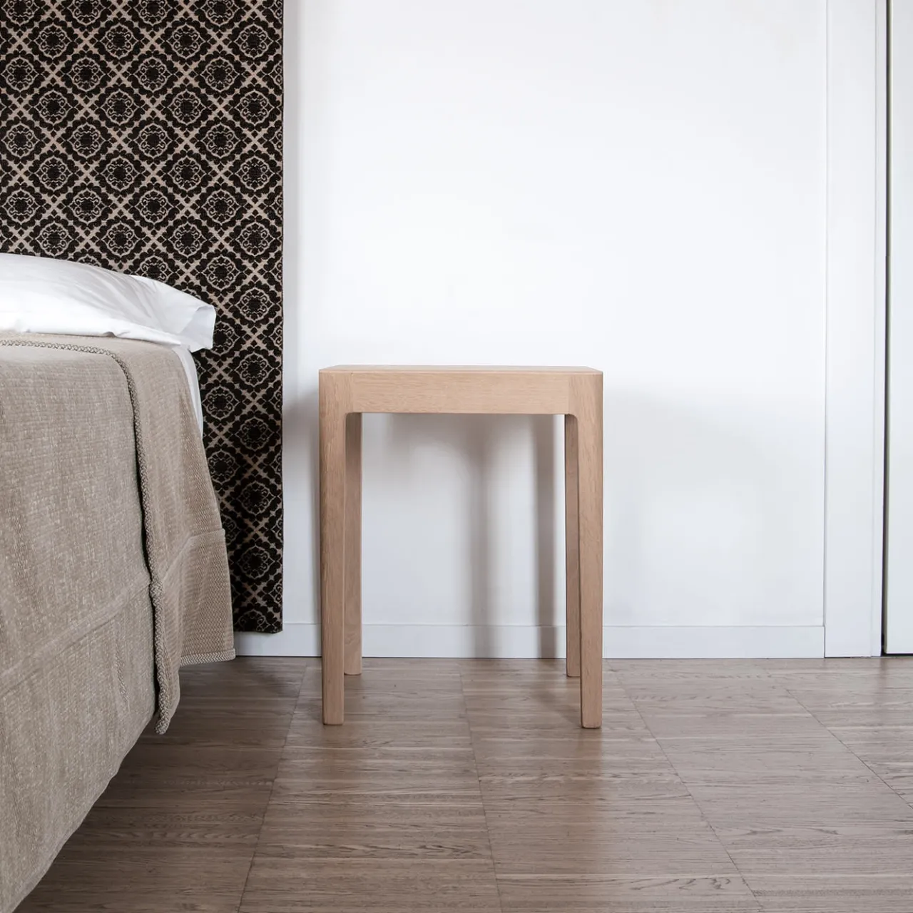 Bedont Stools<Shira Low Stool in Oak by Lorenz+Kaz