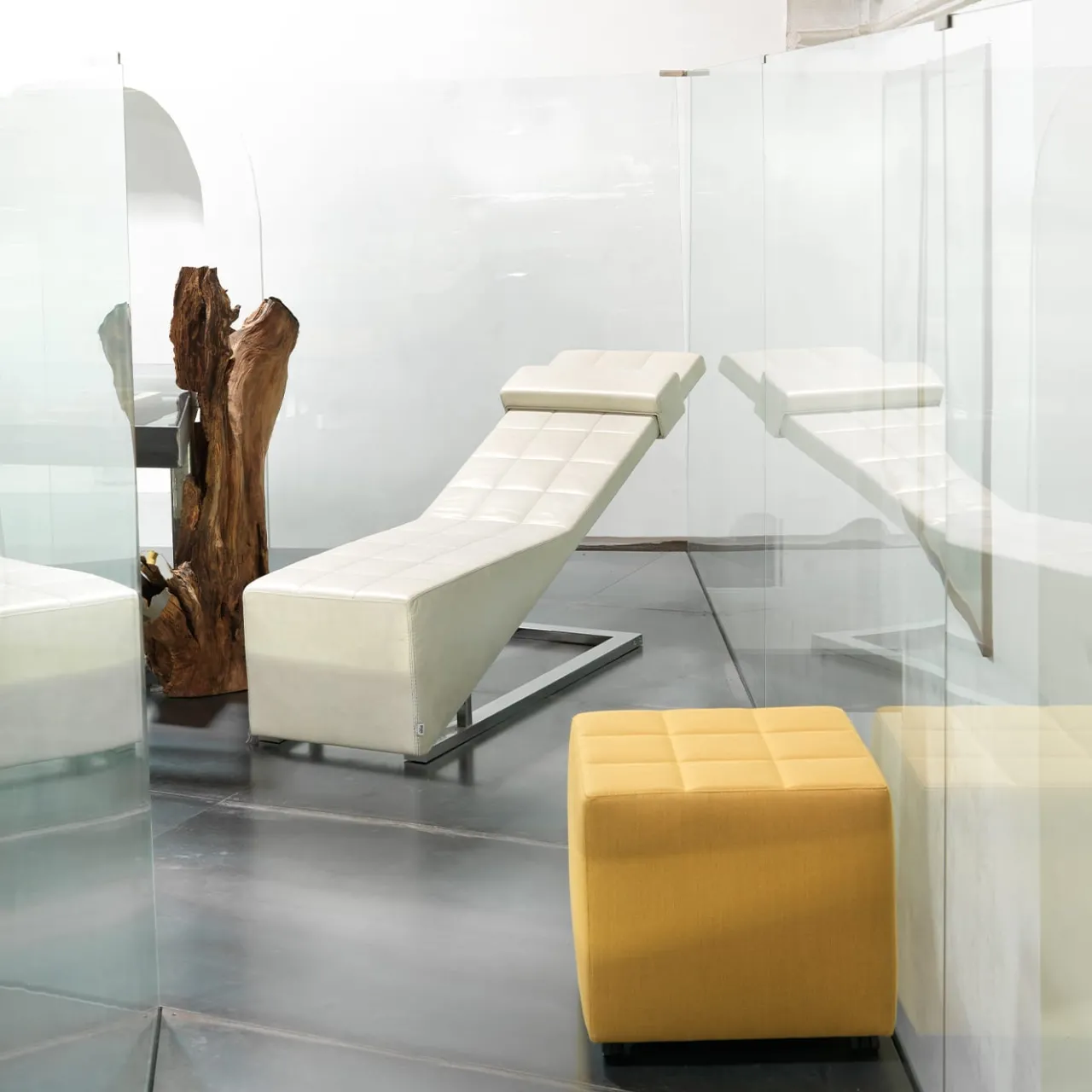 Sitia Ottomans & Poufs<SigPouf Mango with wheels