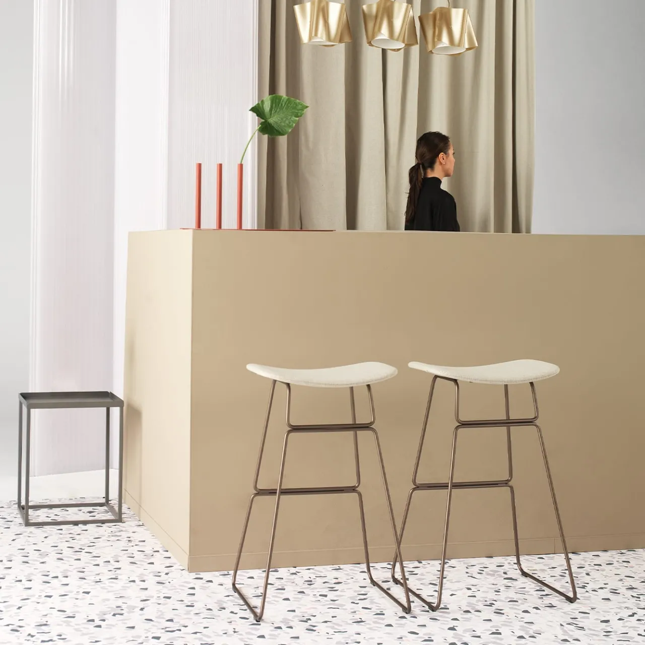 Sitia Bar Stools<Sketch Bar Stool with Backrest