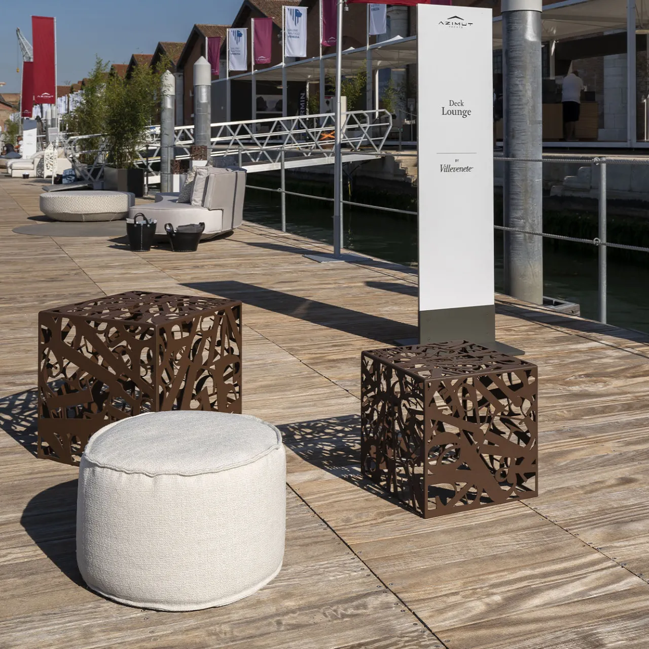 Villevenete Other Outdoor Furniture<Soft Cay White Fabric Outdoor Pouf
