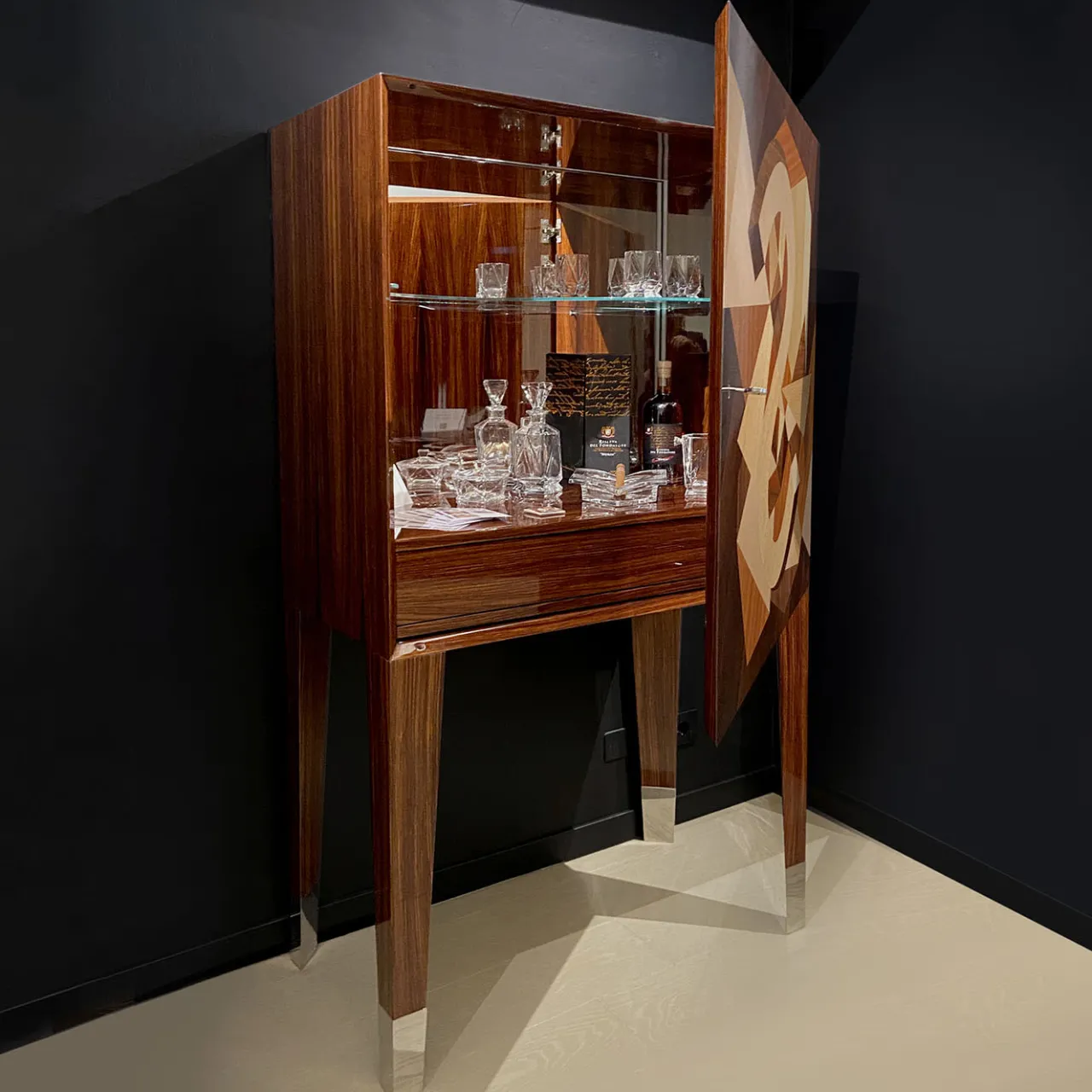 Marzia Boaglio Bar Cabinets<Specchio Bar Cabinet