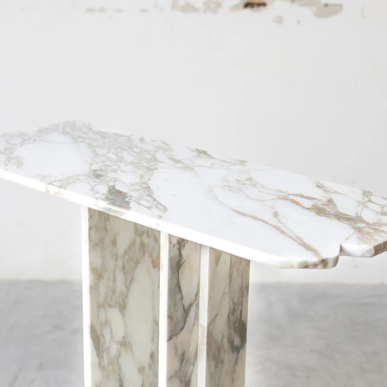 Stone Stackers Consoles<SSC103 Calacatta Oro Marble Console