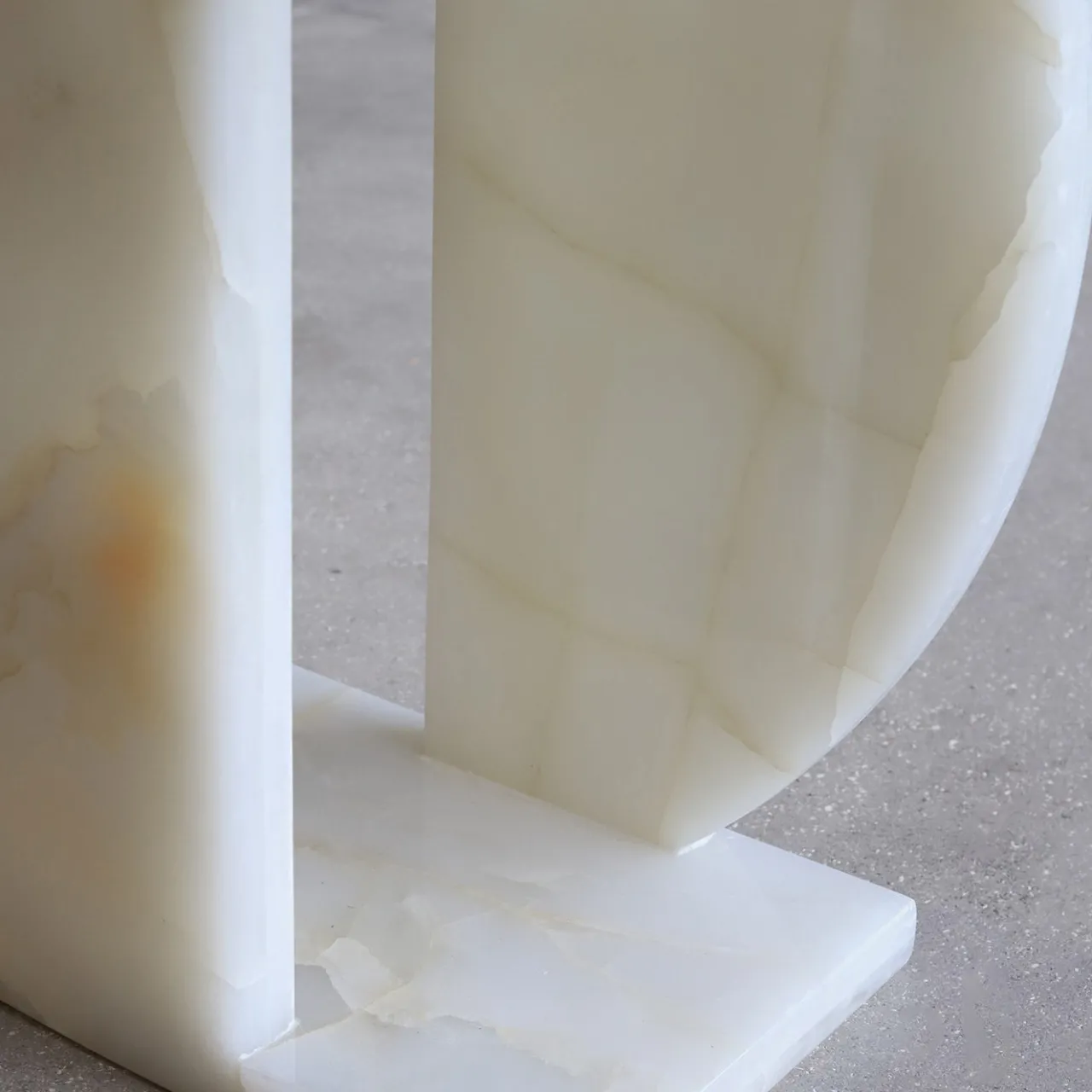 Stone Stackers Consoles<SSC105 Onyx Marble Sculptural Console
