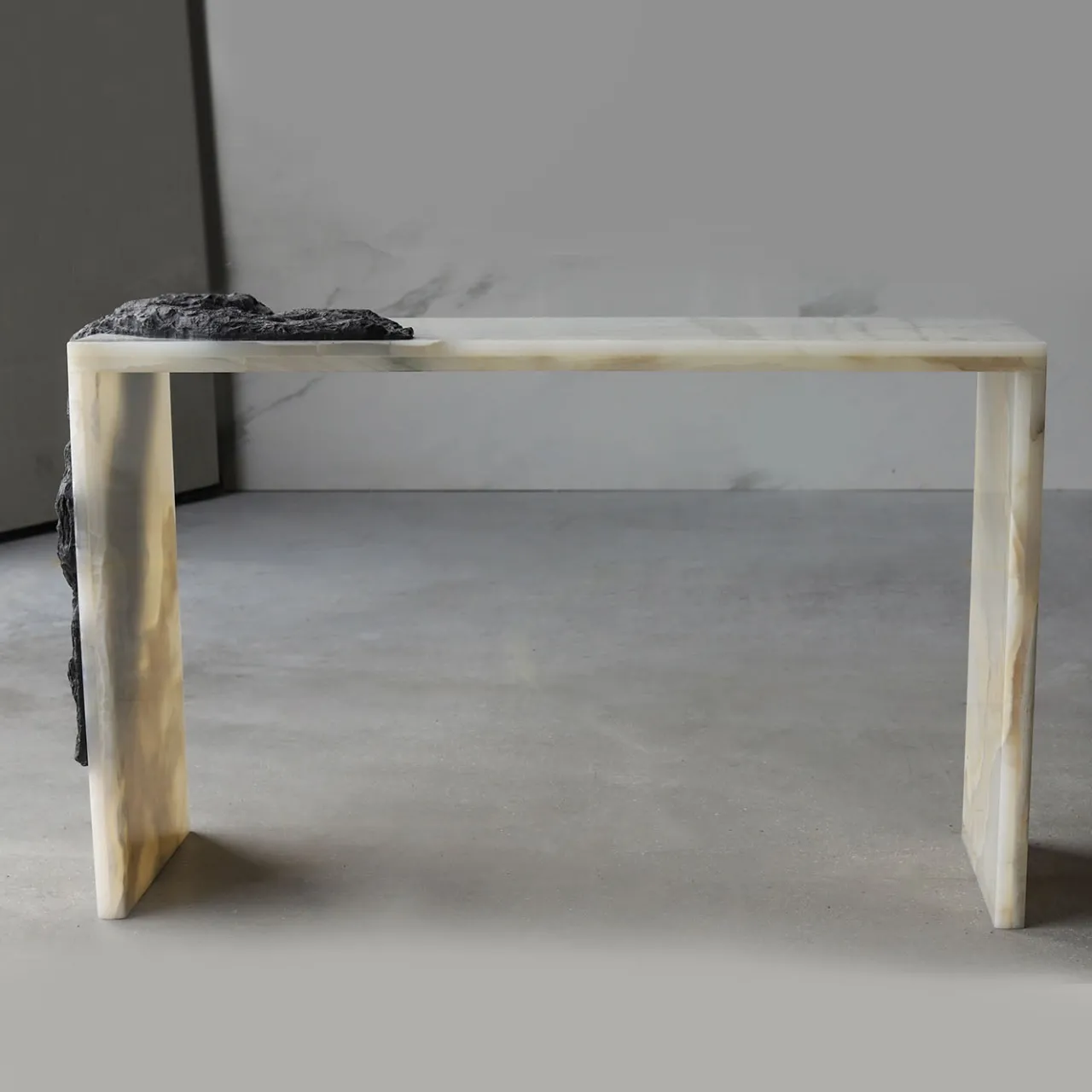 Stone Stackers Consoles<SSC106 White Onyx Console