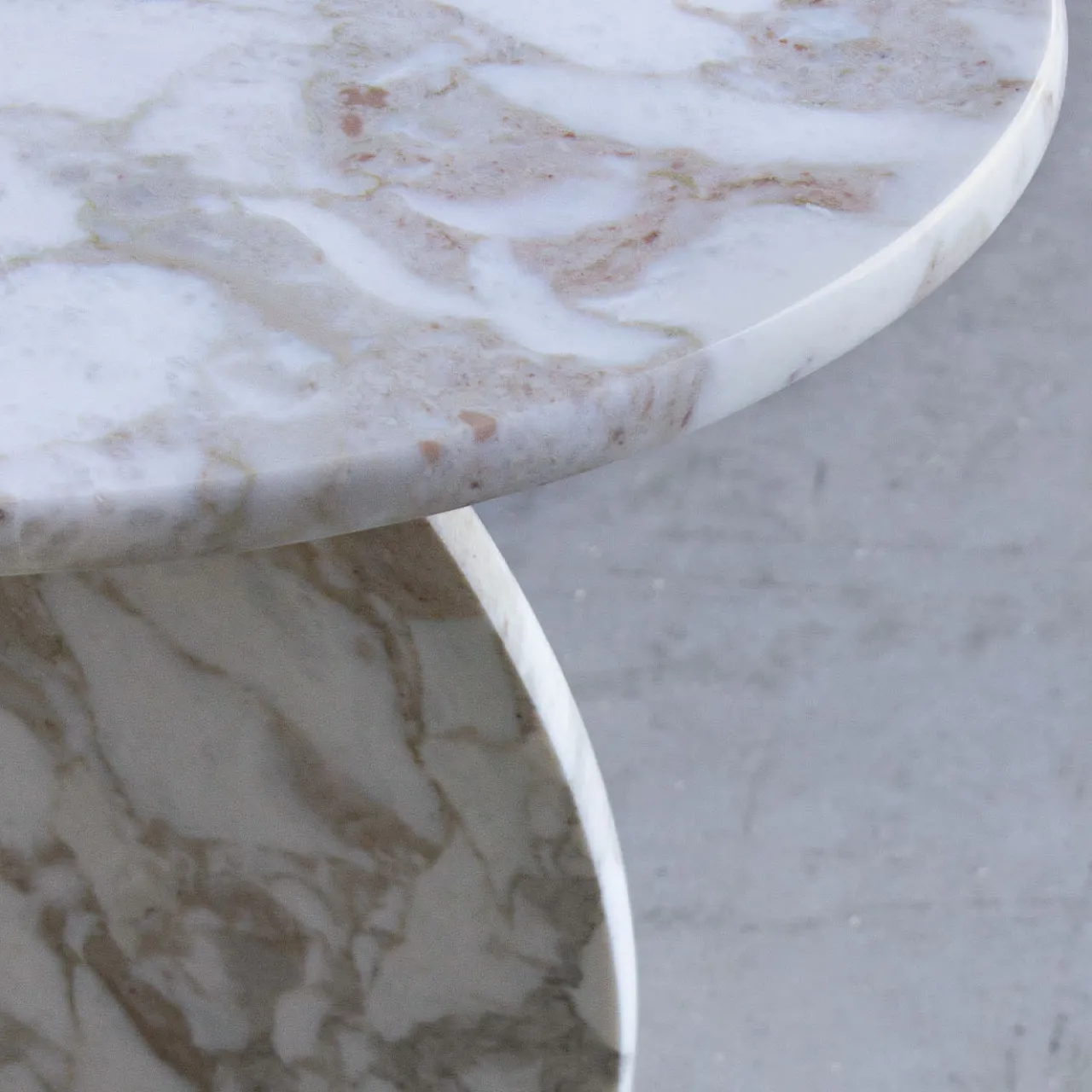 Stone Stackers Side Tables<SST023 Calacatta Oro Round Marble Side Table