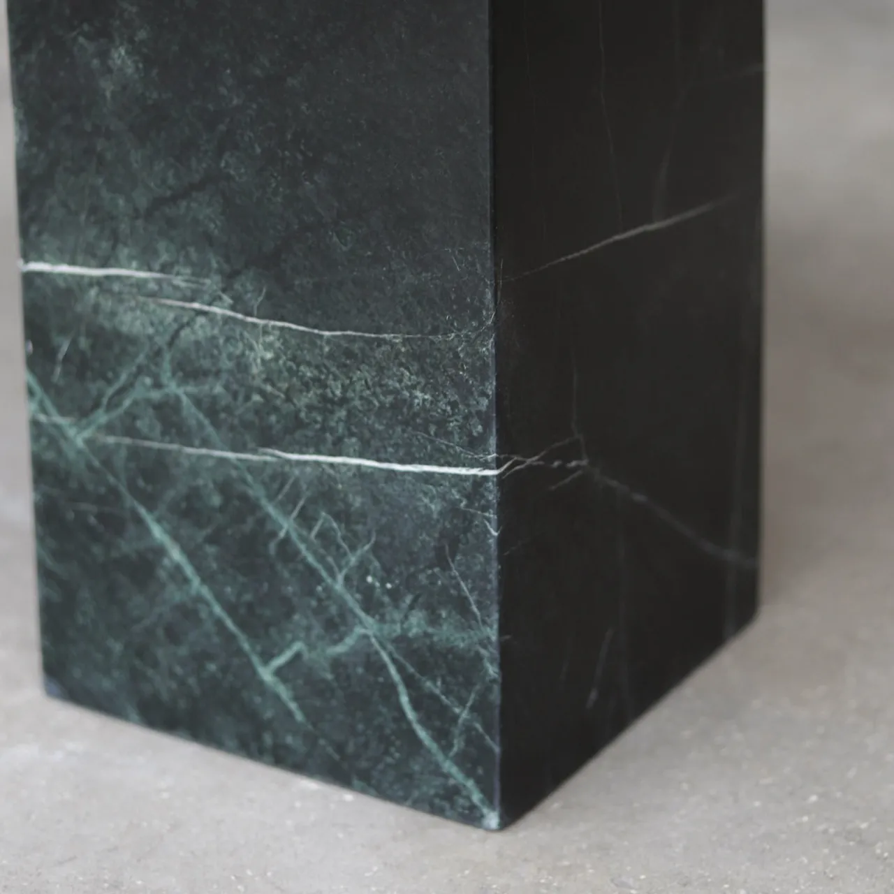 Stone Stackers Side Tables<SST031 Quarzite Cristallo & Portoro Silver Side Table
