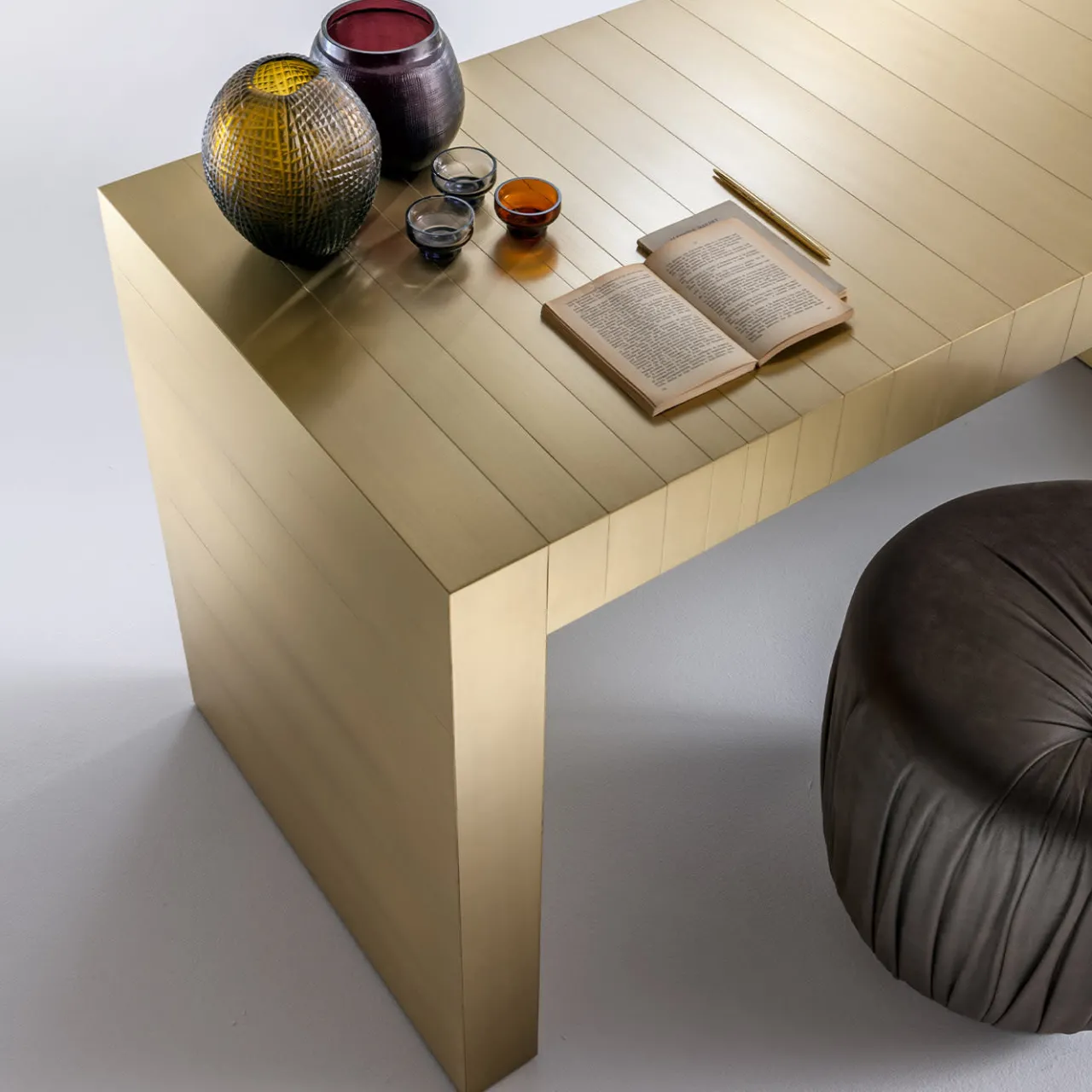 Laura Meroni Consoles<ST 21 Console