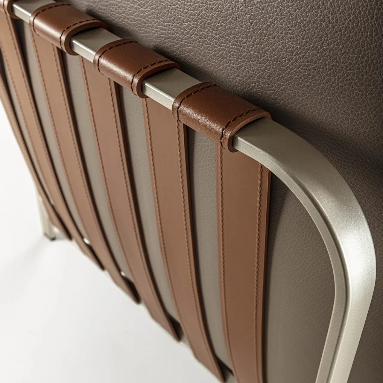 Enrico Pellizzoni Sofas<Sydney Beige Leather Sofa