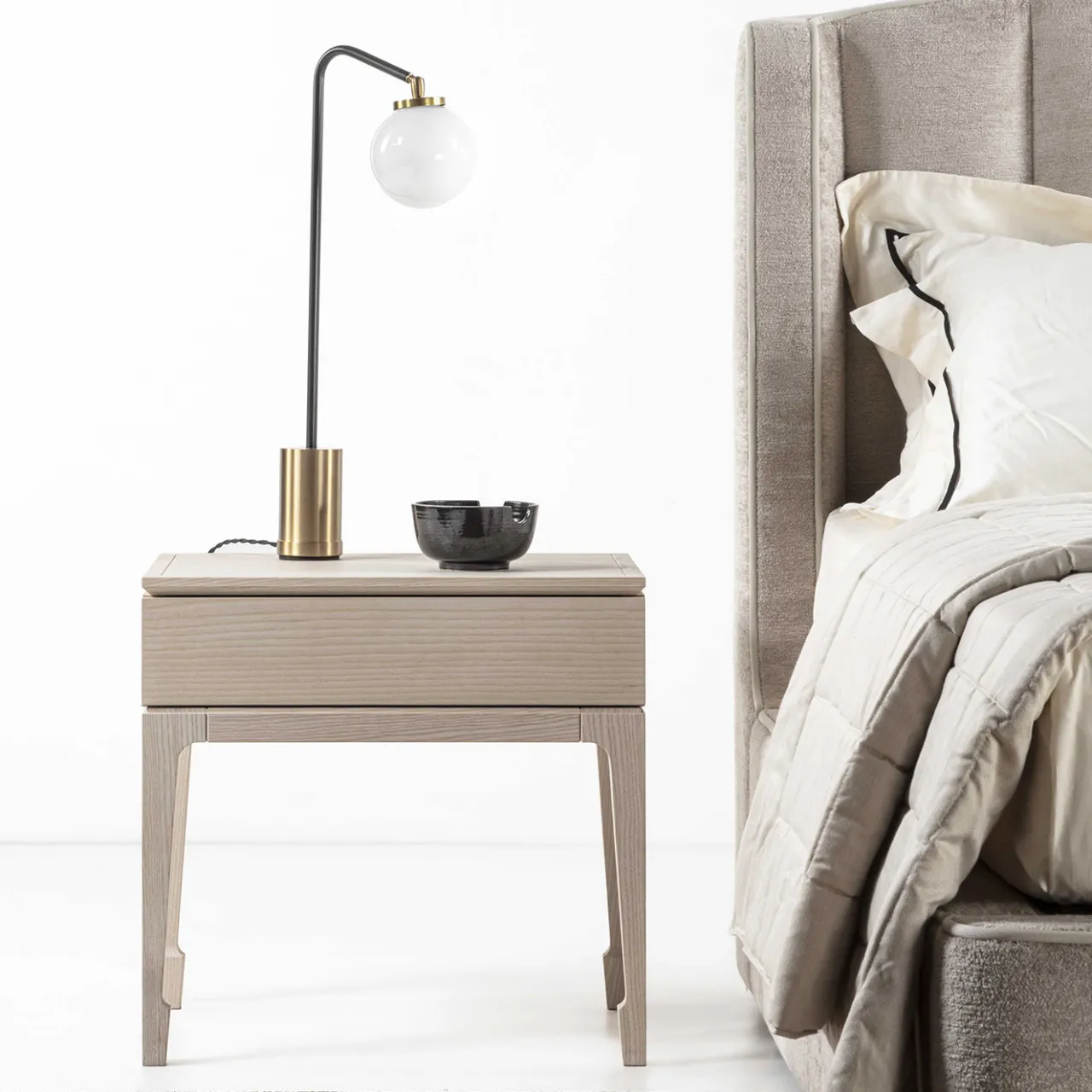 Galimberti Nino Nightstands<Taisha Beige Wood Nightstand
