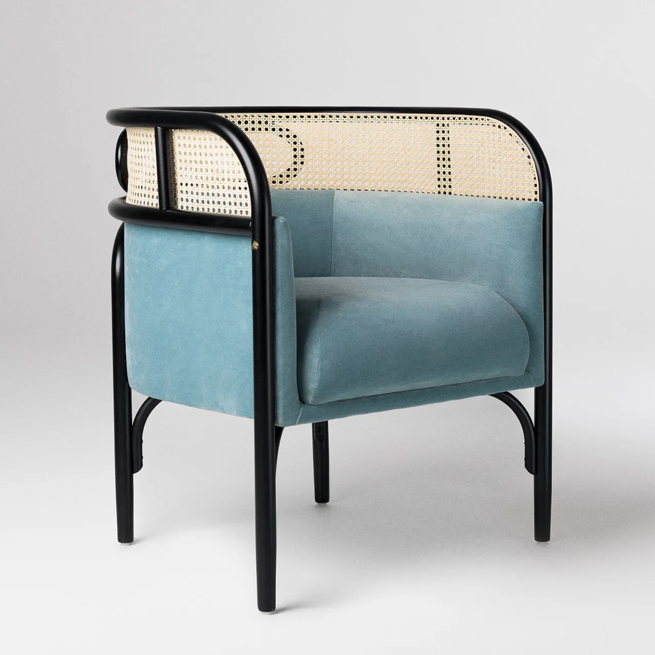 Gebrüder Thonet Vienna GmbH (GTV) – Wiener GTV Design Armchairs<Targa Petit Light blue velvet Armchair
