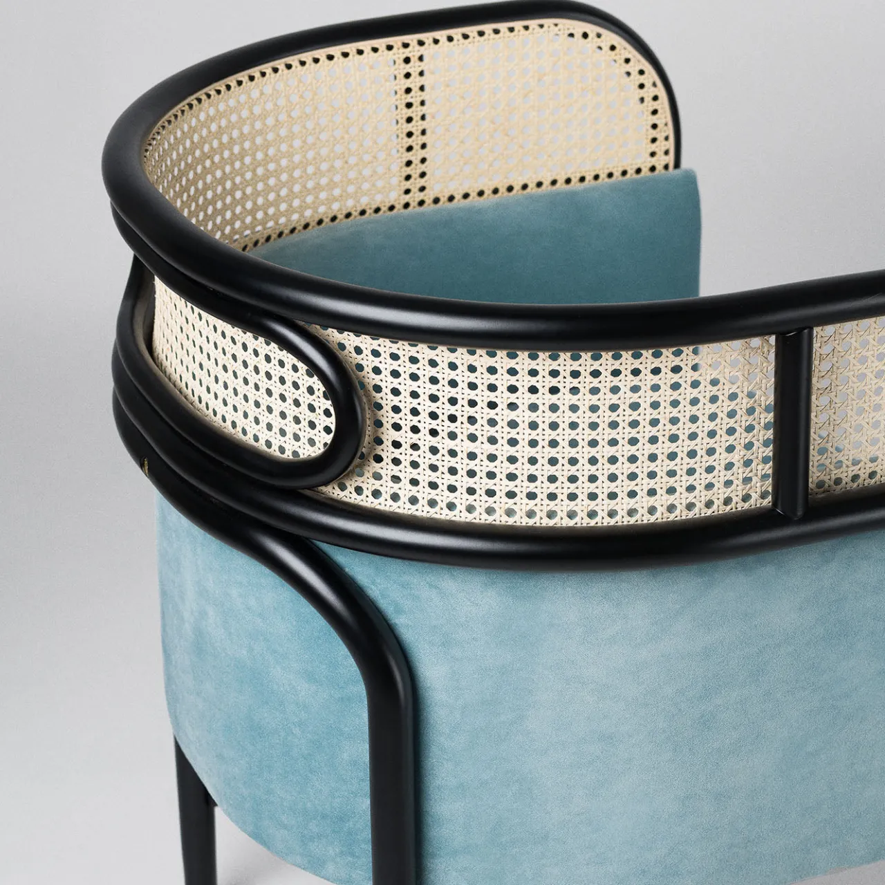 Gebrüder Thonet Vienna GmbH (GTV) – Wiener GTV Design Armchairs<Targa Petit Light blue velvet Armchair