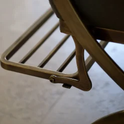B.B. for Reschio Benches<The Dumb Valet