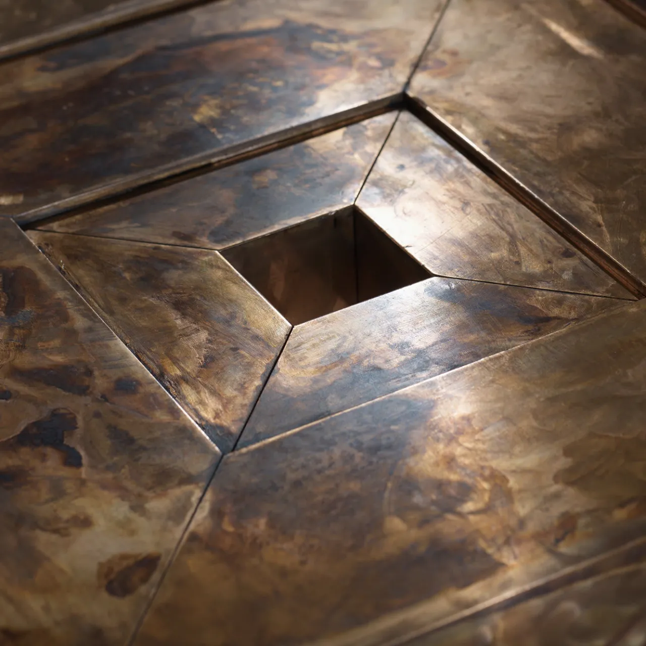 B.B. for Reschio Coffee Tables<The Timeless Coffee Table