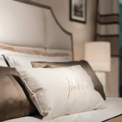 Inedito / Asnaghi Beds<Tiffany Bed by Giannella Ventura