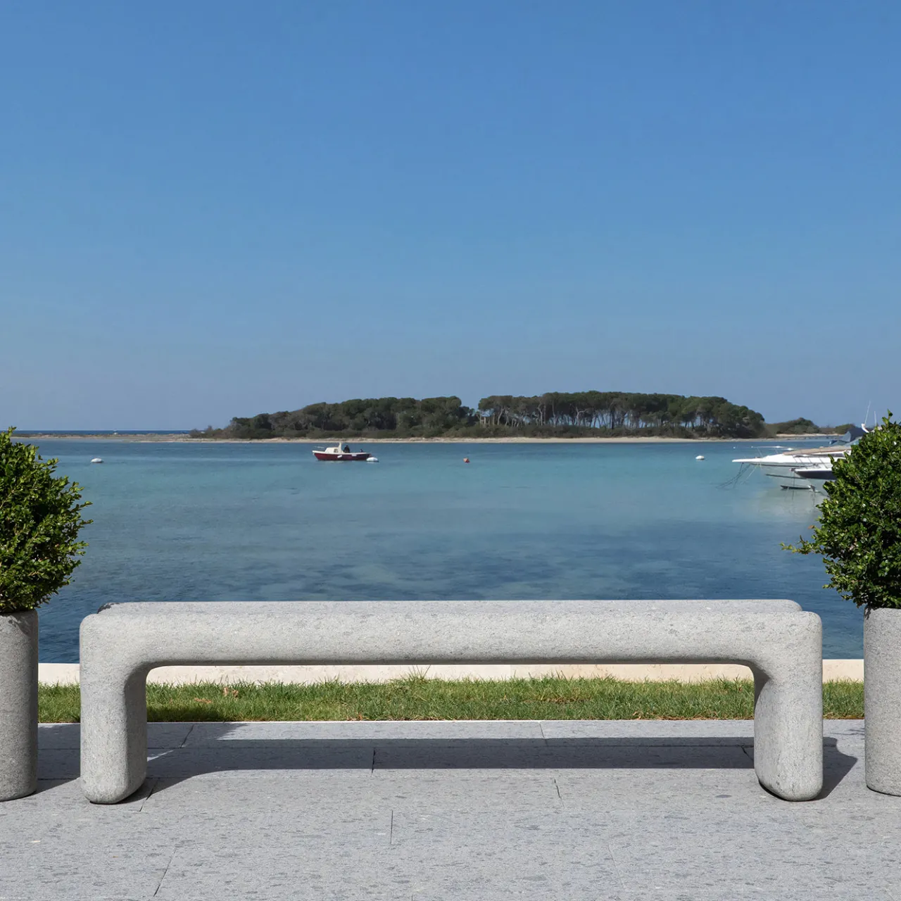 Veltha Outdoor Stone Design Outdoor Sofas & Benches<Tinia gray peperino stone outdoor bench