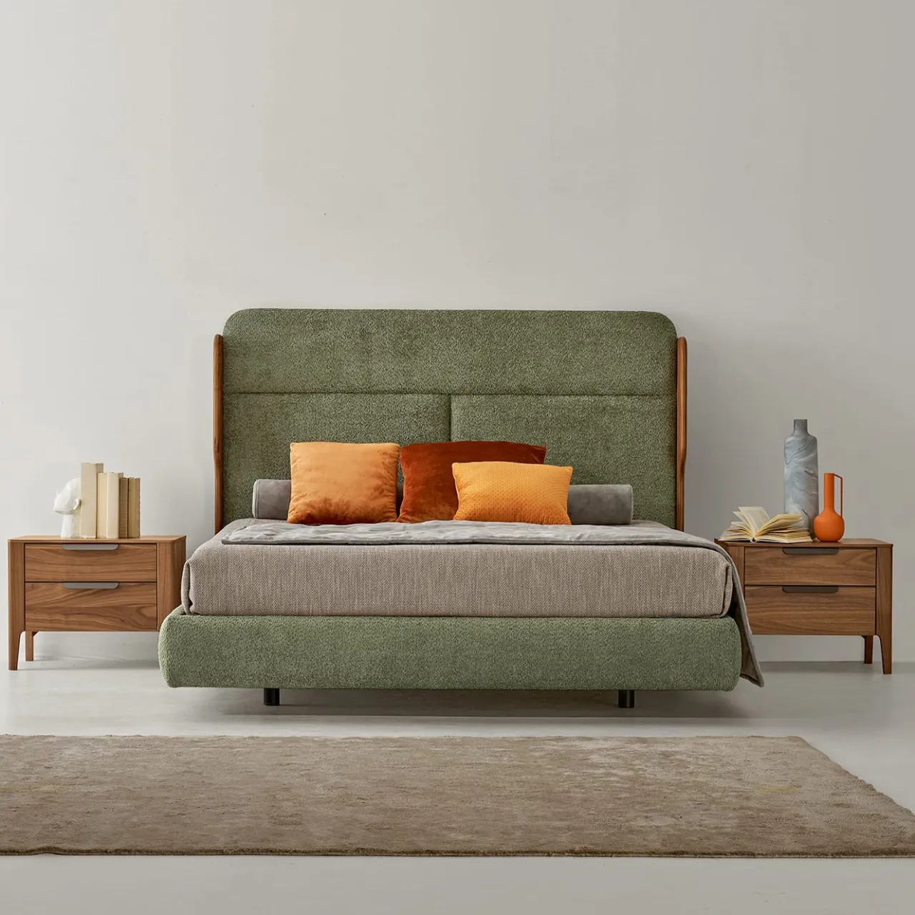 Modesign Beds<Tobia Olive Bouclé Bed with Canaletto Walnut Frame