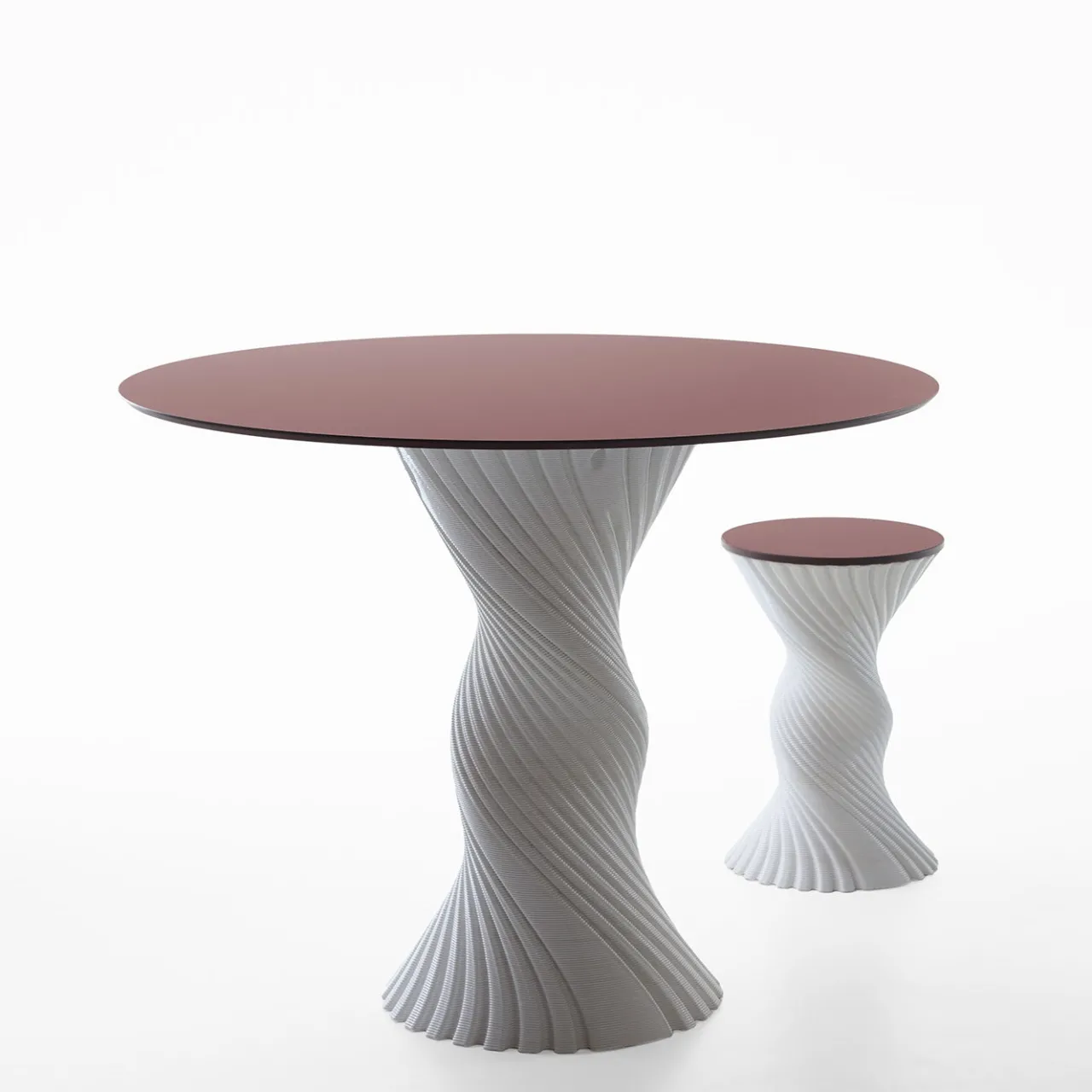 Elli Dining Tables<Tork White And Red Bioplastic Dining Table Design by Karim Rashid