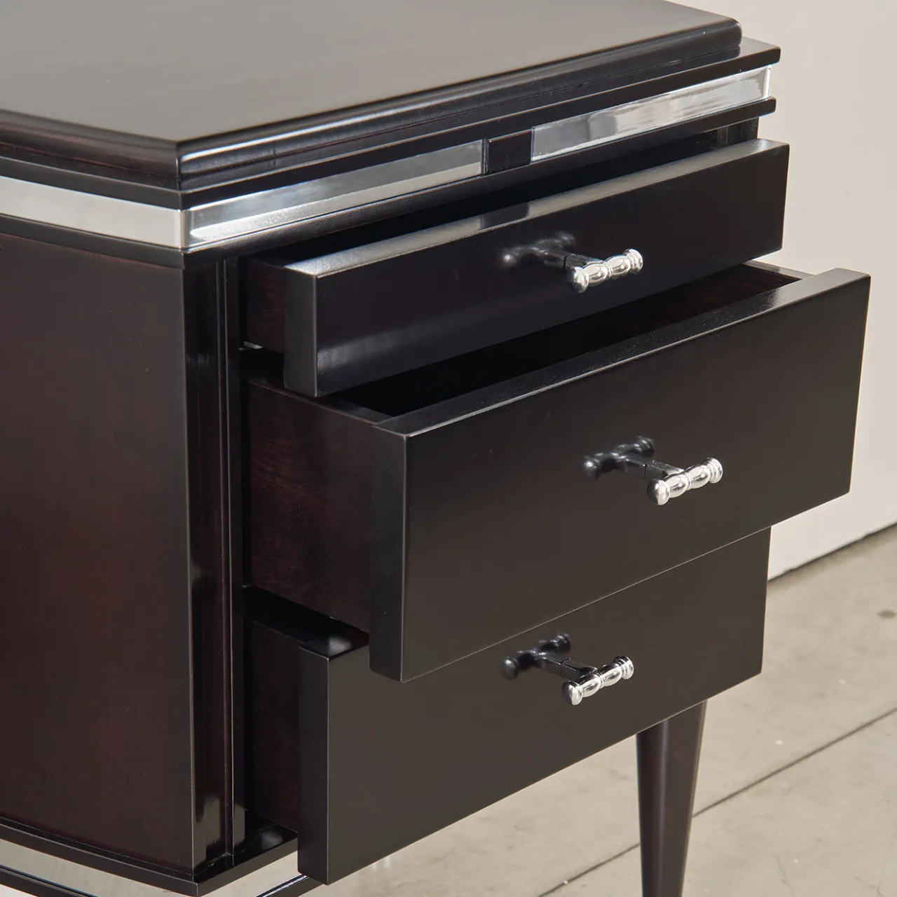 LCI_DECORA Nightstands<Vanity 3-Drawer Black Nightstand with Chrome Accents