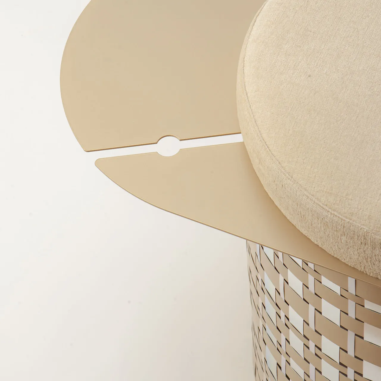 Splot Design Ottomans & Poufs<Versatile Golden & Silvery Pouf
