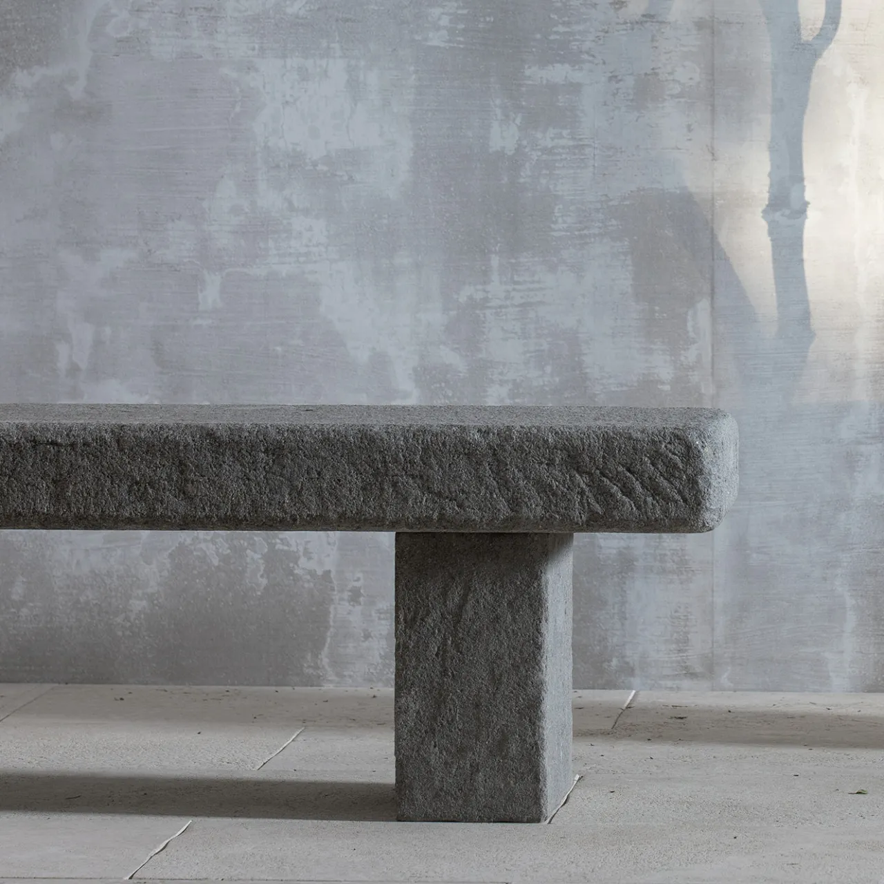 Veltha Outdoor Stone Design Outdoor Sofas & Benches<Vicum gray Peperino Stone outdoor bench