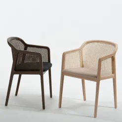 Colé Chairs<Vienna Straw and Canaletto Walnut Black Dining Chair