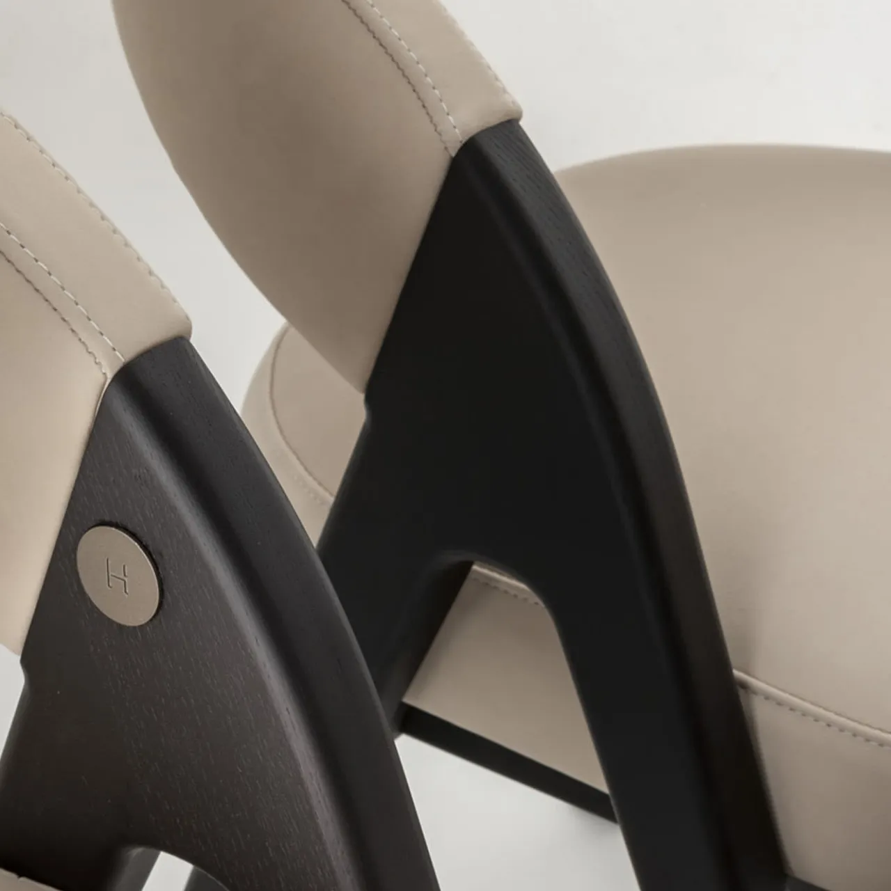 Hemo Chairs<Viky Chair