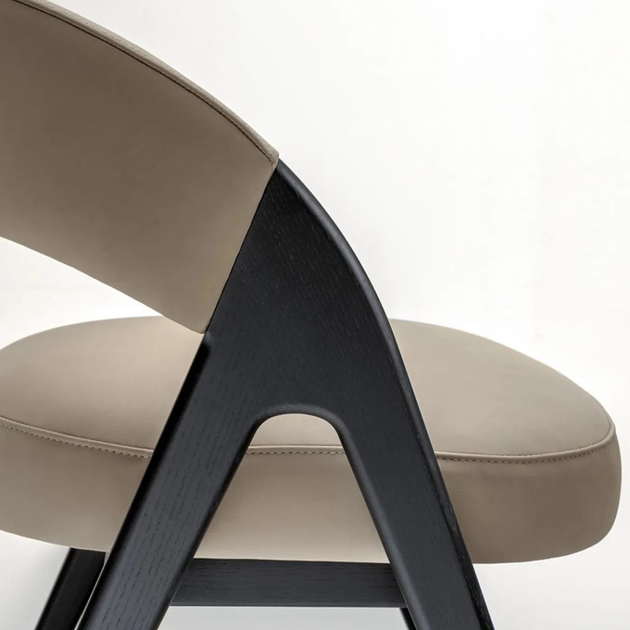 Hemo Chairs<Viky Chair