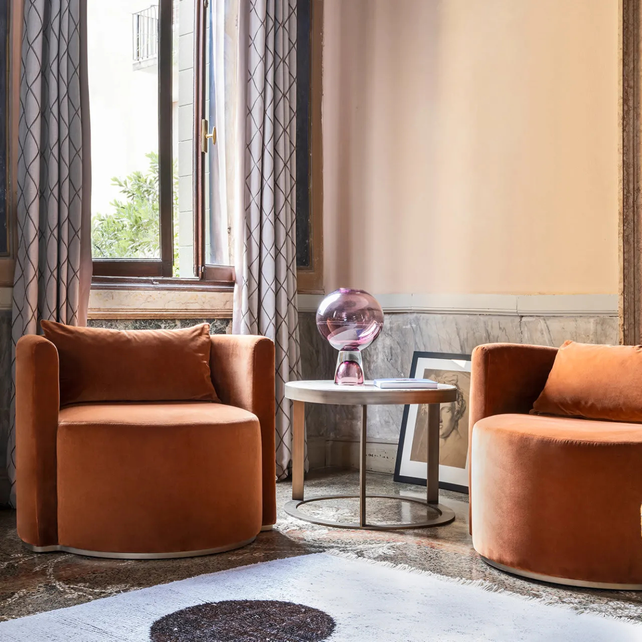UNO Contract Armchairs<Virna Red Armchair by Ciarmoli Queda Studio
