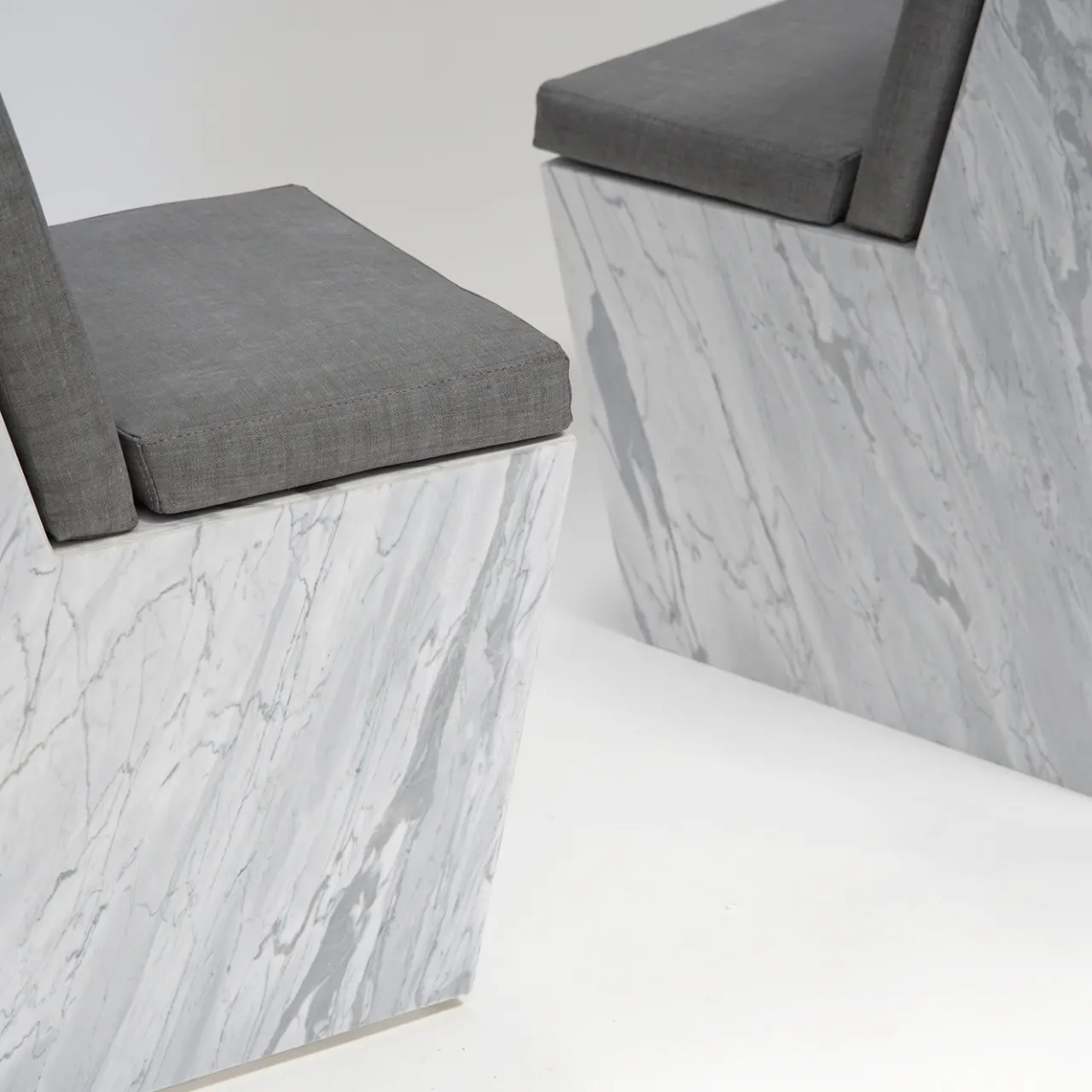 Dimarmo Outdoor Chairs & Stools<W Chair with Cushions