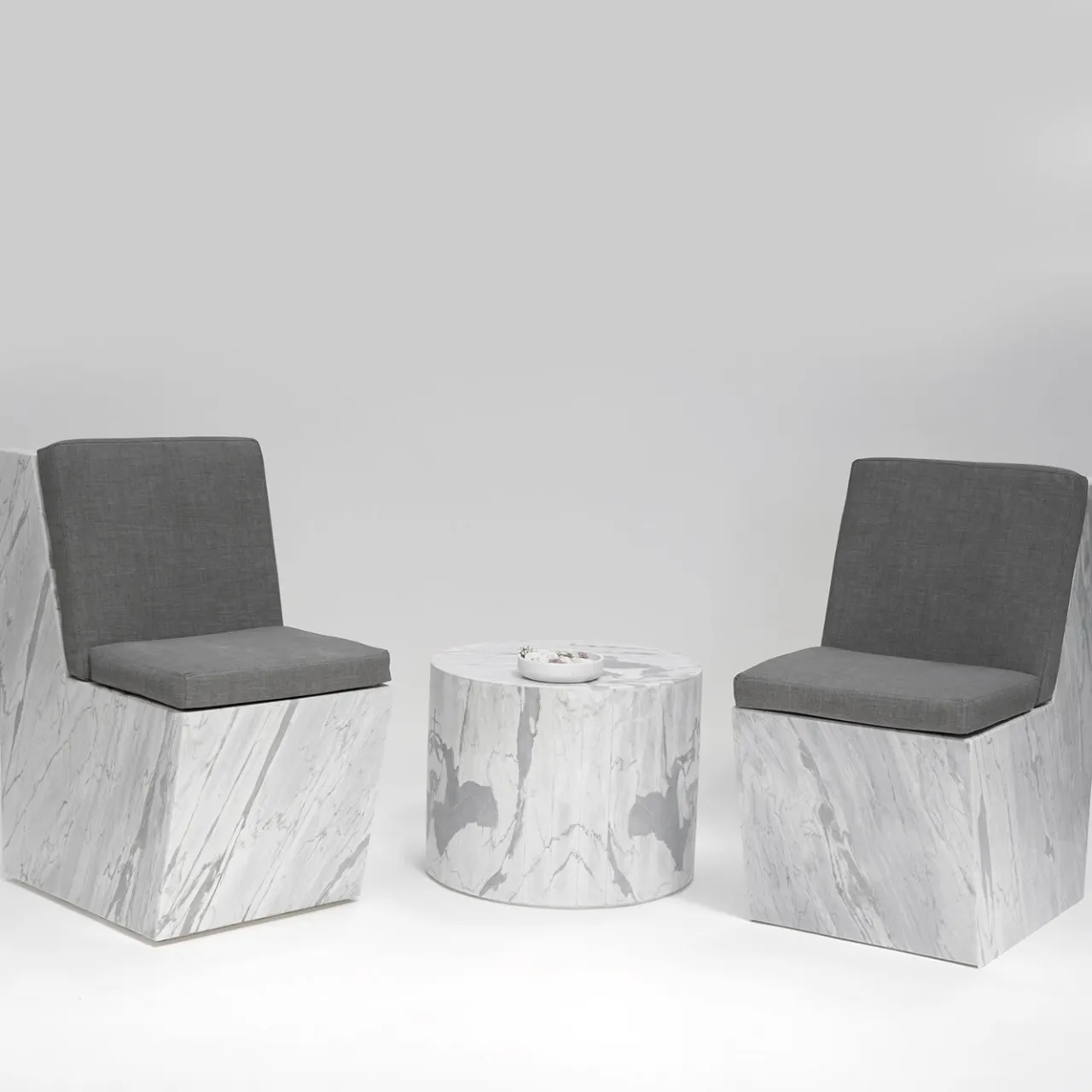 Dimarmo Outdoor Chairs & Stools<W Chair with Cushions