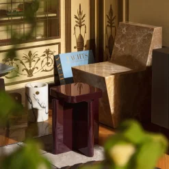 Dimarmo Chairs<W Onyx Chair