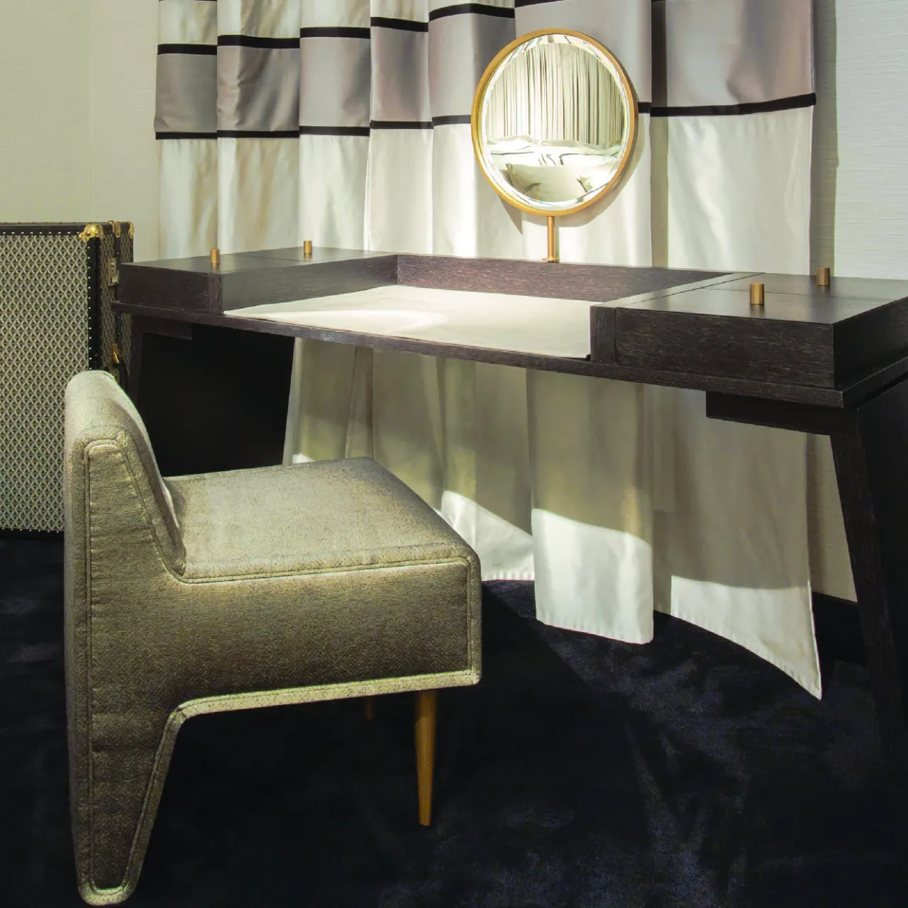 Inedito / Asnaghi Lounge Chairs<Waldorf Chair