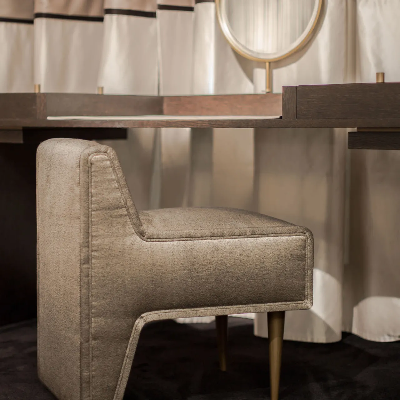 Inedito / Asnaghi Lounge Chairs<Waldorf Chair