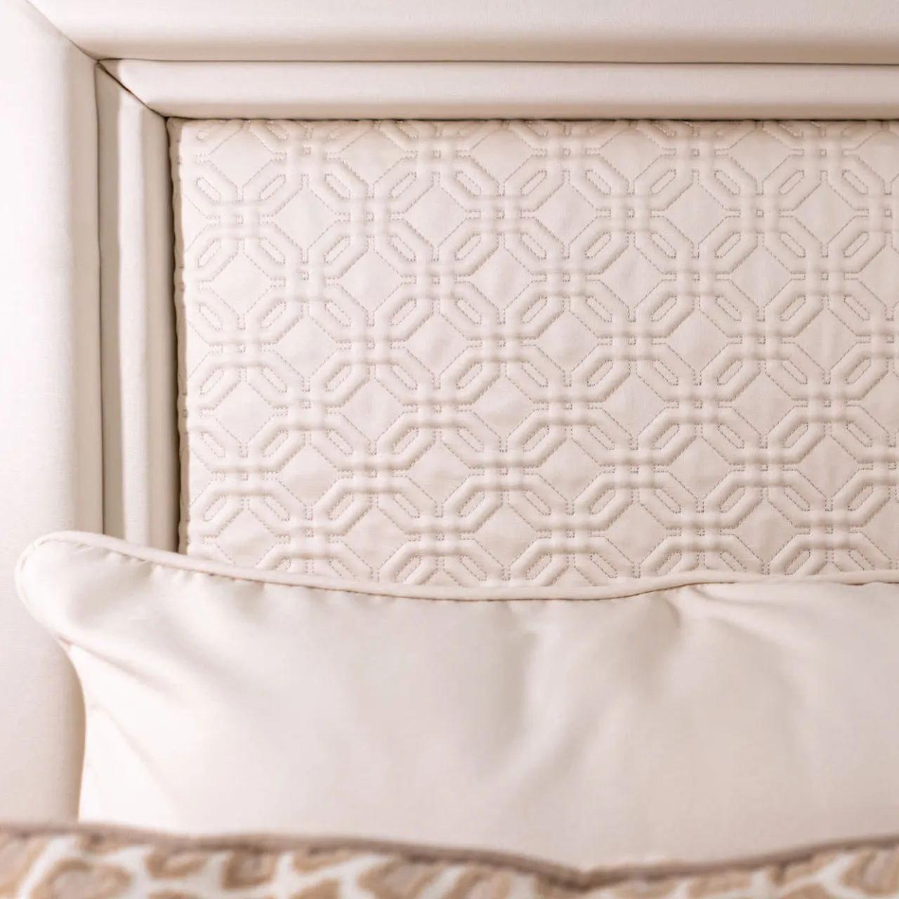 CG Capelletti Beds<White Leather & Golden Bronze Double Canopy Bed