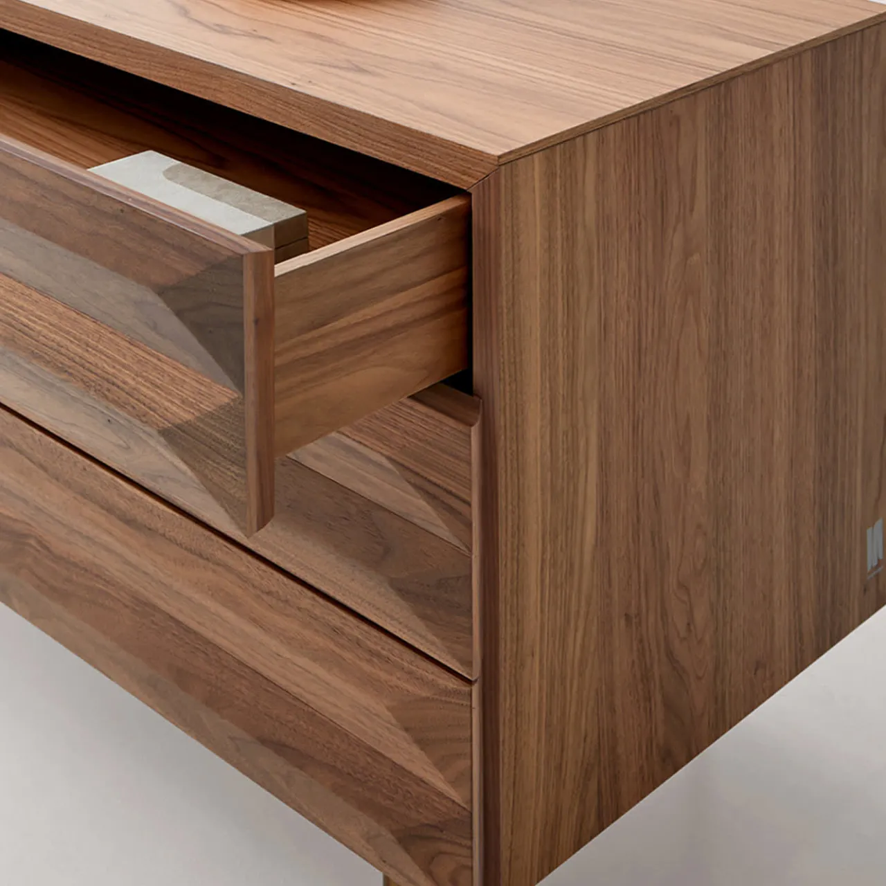Modesign Dressers<York Chest of Drawers