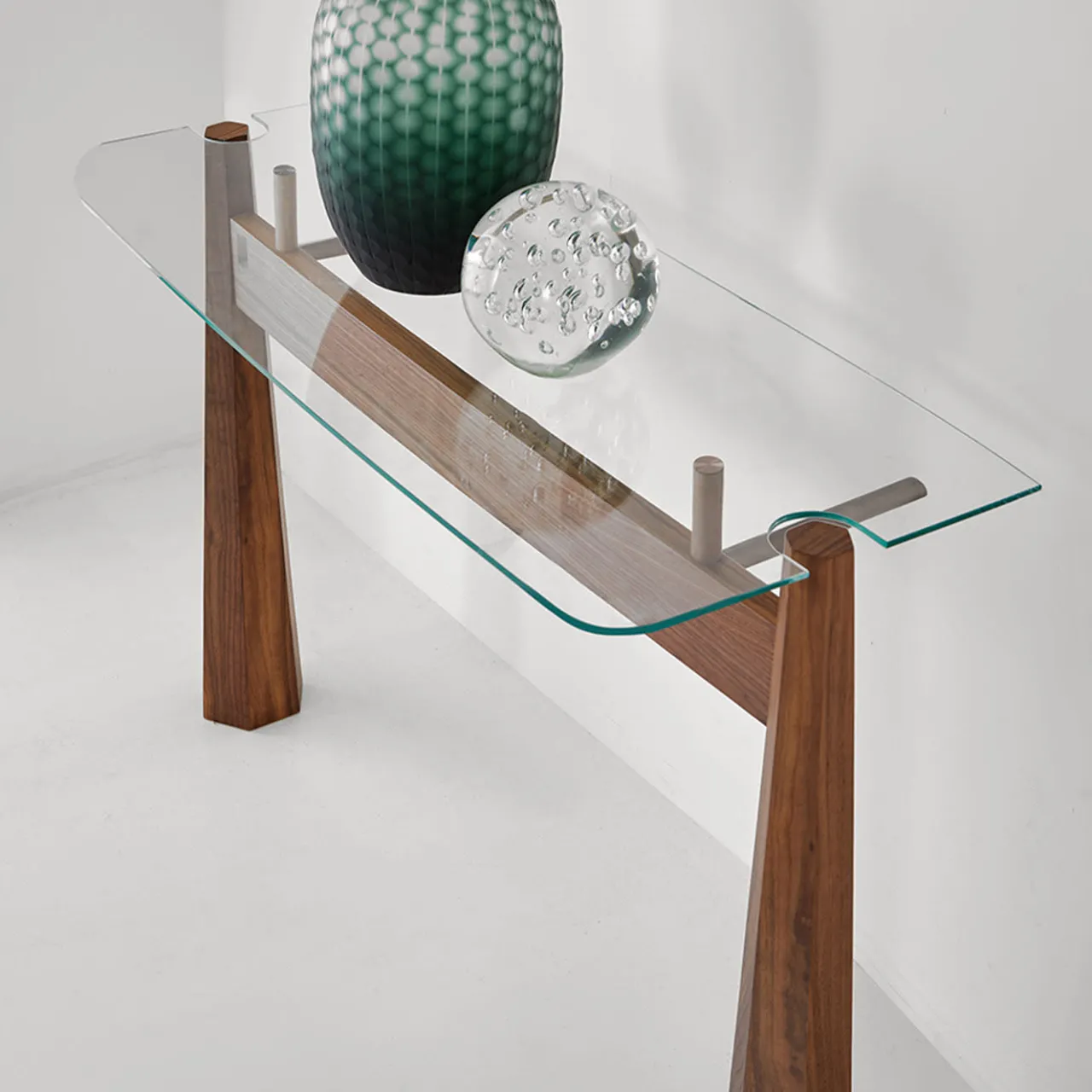 Modesign Consoles<York Glass Console