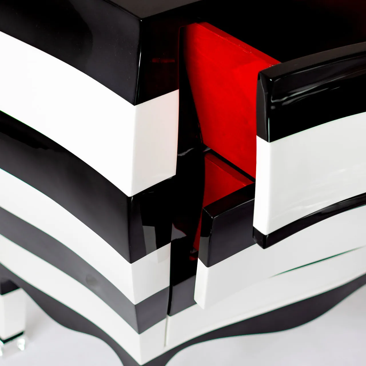 Extroverso Dressers<Zebra Chest of Drawers by Carlo Rampazzi
